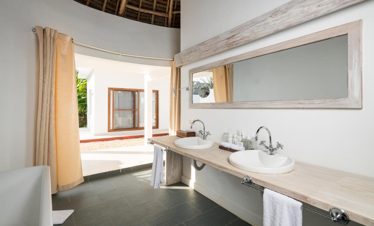 Gold Zanzibar Beach House & Spa Кендва Экстерьер фото