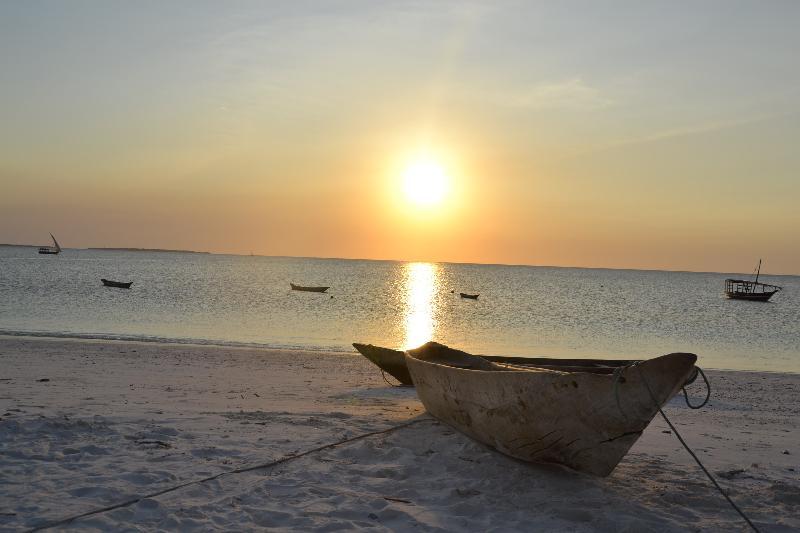 Gold Zanzibar Beach House & Spa Кендва Экстерьер фото