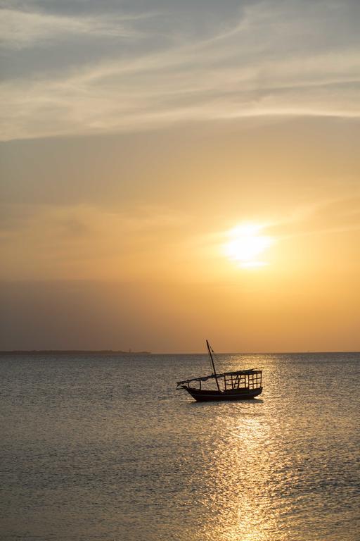 Gold Zanzibar Beach House & Spa Кендва Экстерьер фото