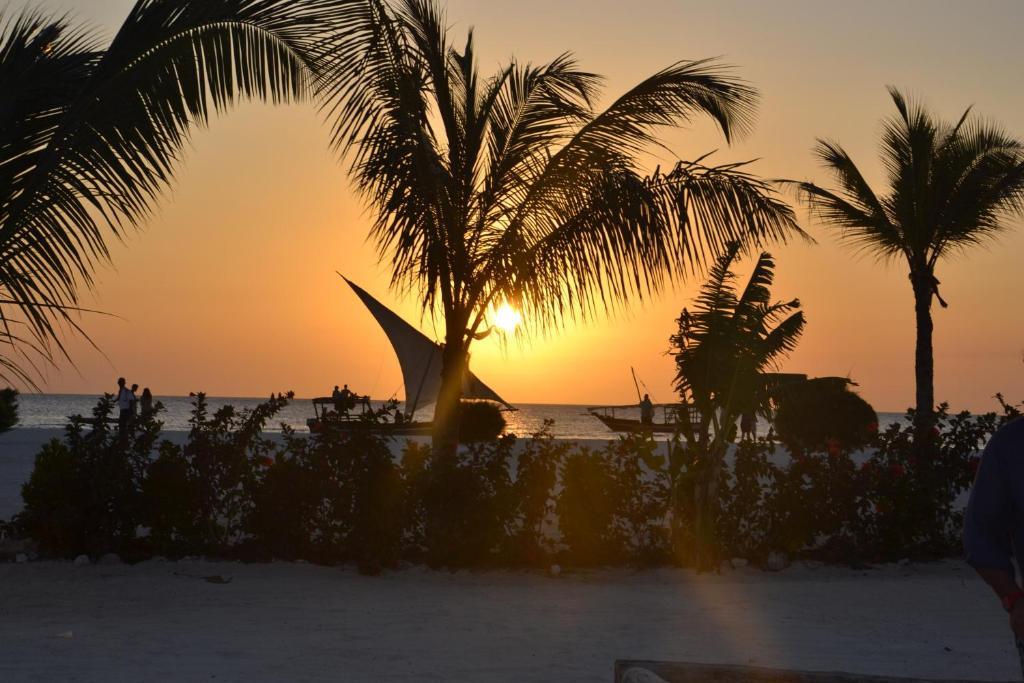 Gold Zanzibar Beach House & Spa Кендва Экстерьер фото