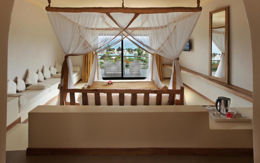 Gold Zanzibar Beach House & Spa Кендва Экстерьер фото