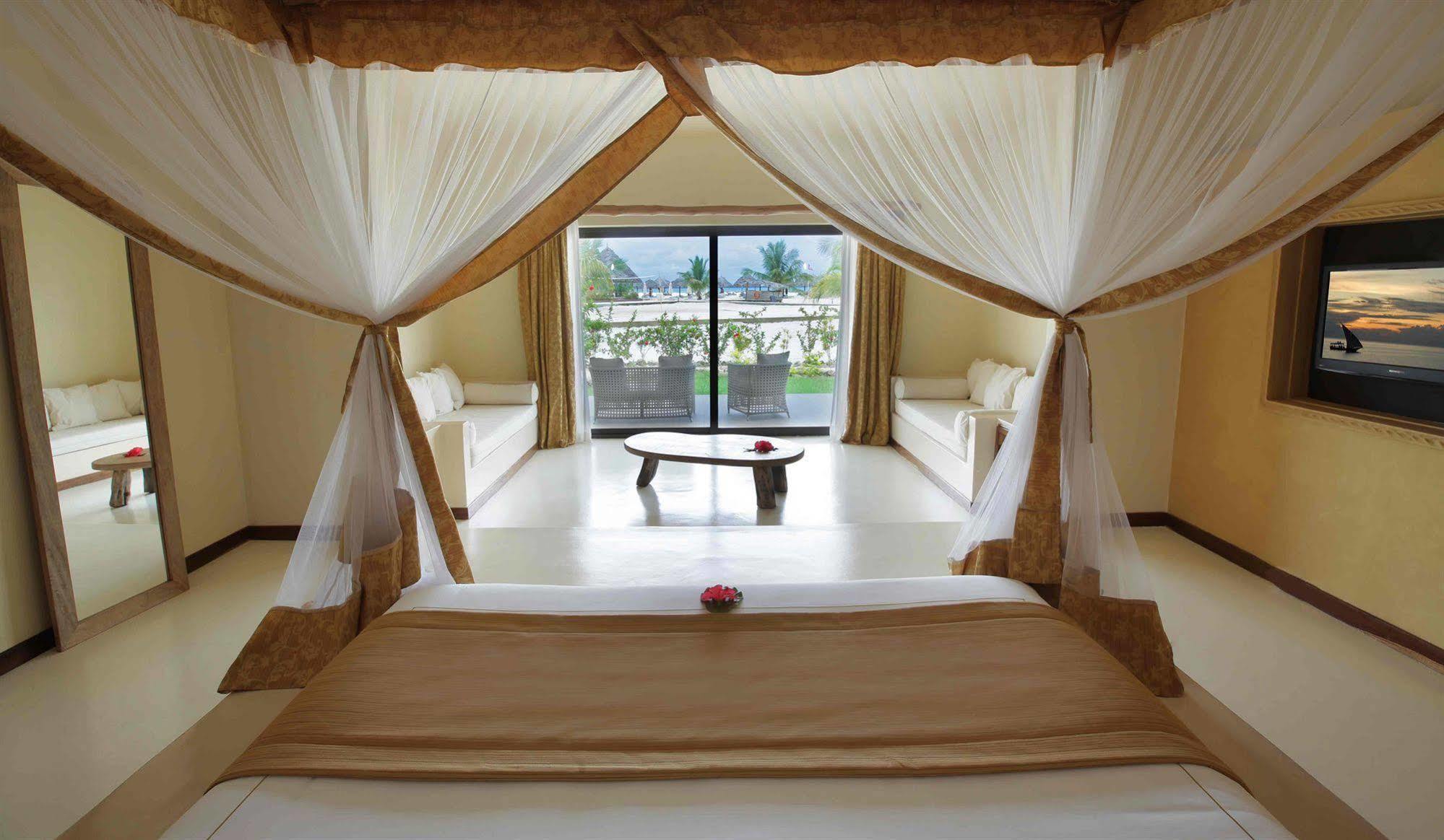 Gold Zanzibar Beach House & Spa Кендва Экстерьер фото