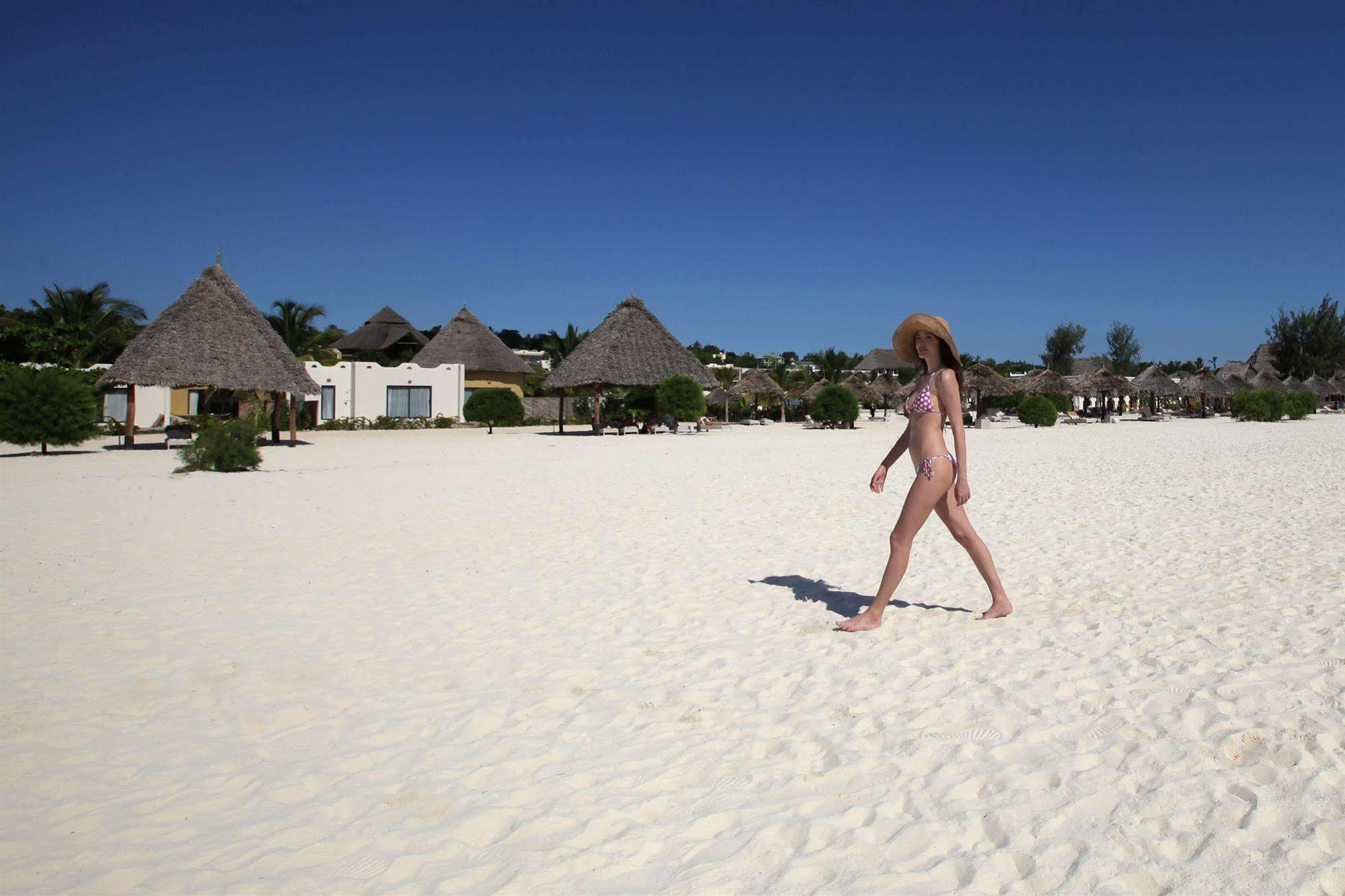 Gold Zanzibar Beach House & Spa Кендва Экстерьер фото